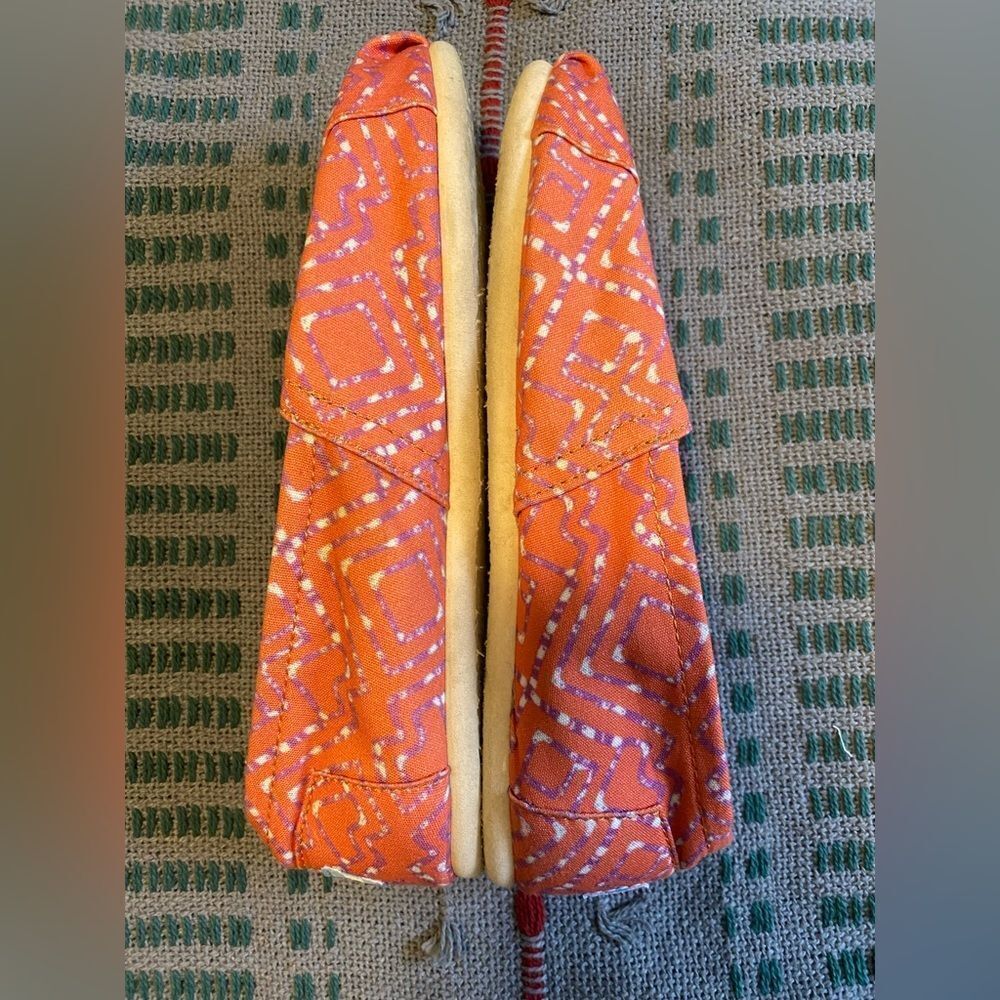 Toms, BoHo Coral w/Purple Pattern , Size W8, In Excellent Condition - Picture 7 of 7
